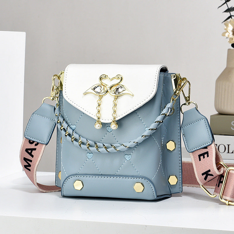 New Stylish Good Texture All-matching Western Style Pearl Chain Small Shoulder Bag