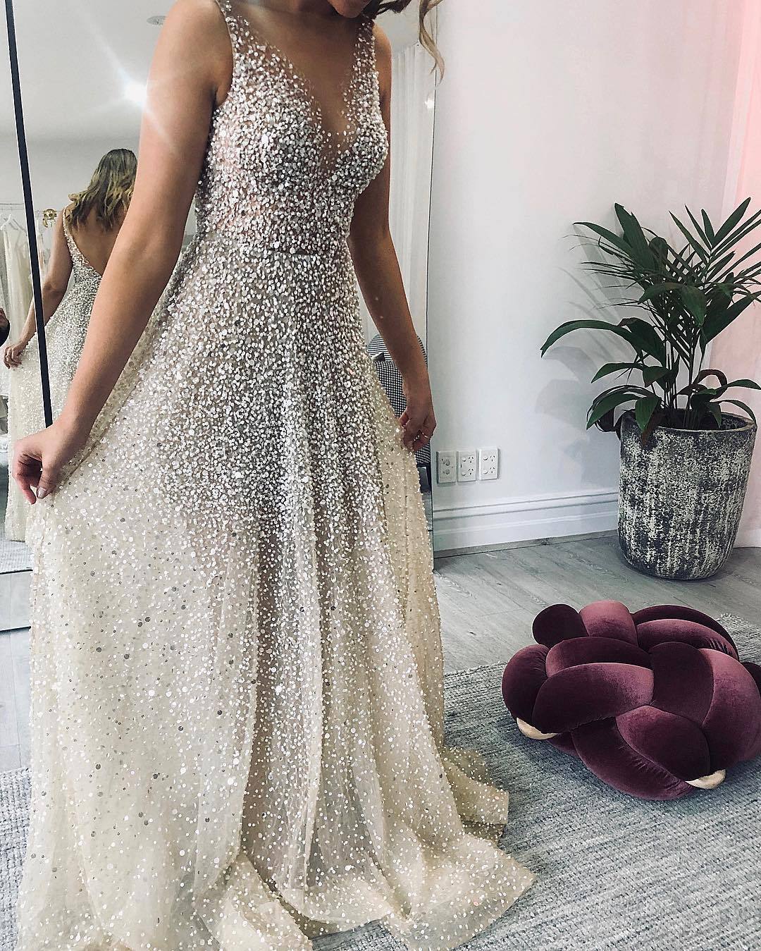 European And American Gold V-neck Dress Sling