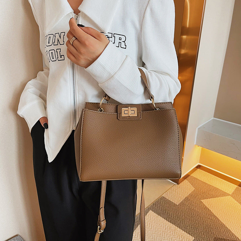 Large Capacity Simple Stylish Good Texture Commuter Messenger Bag