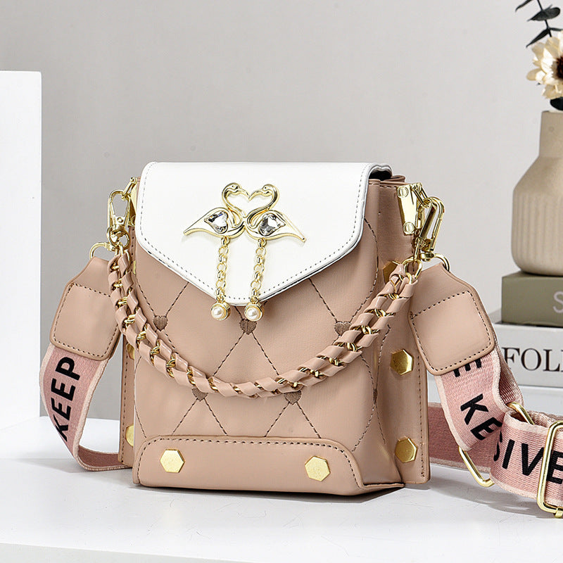 New Stylish Good Texture All-matching Western Style Pearl Chain Small Shoulder Bag