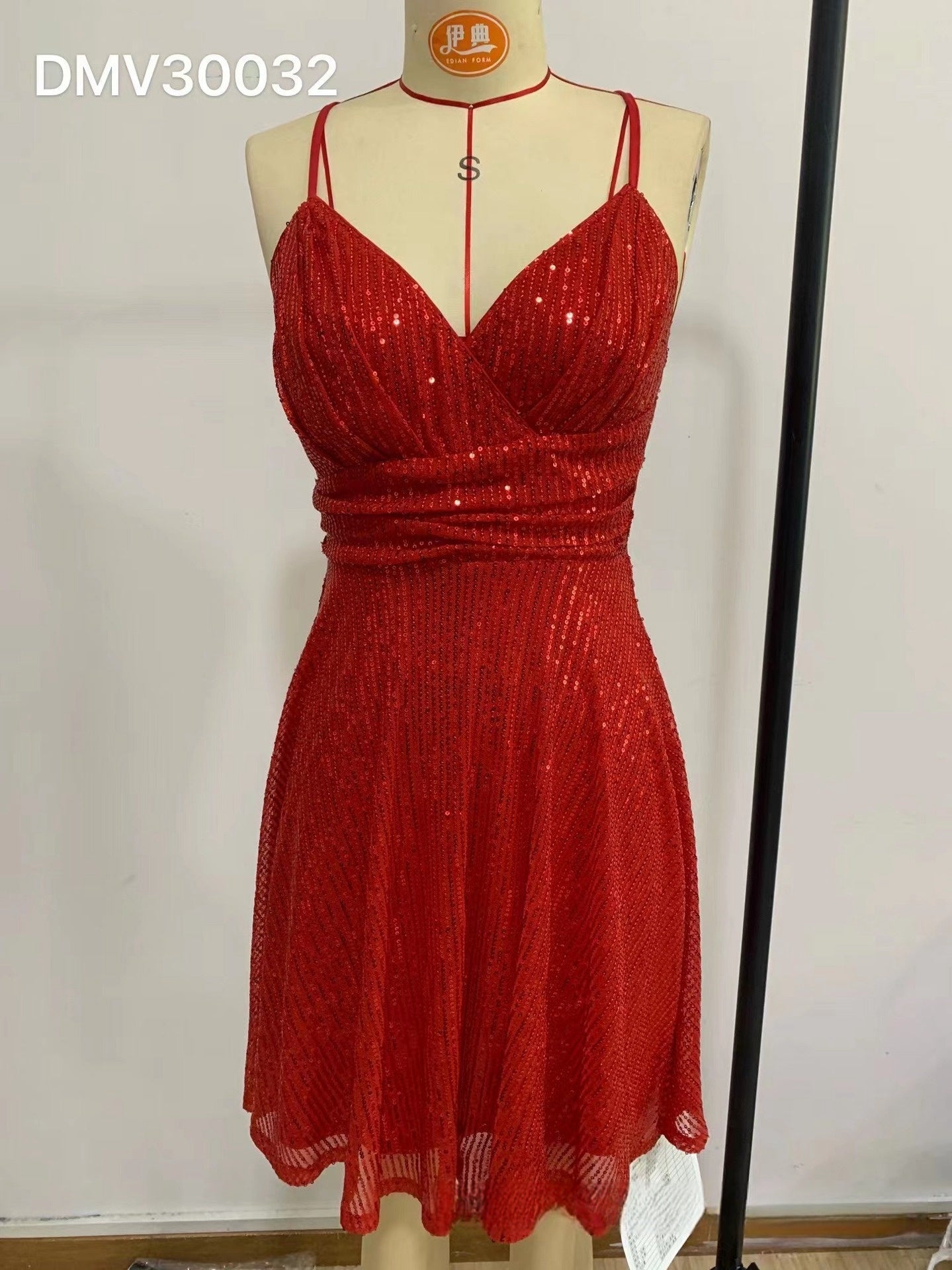 Autumn And Winter New Women's Sexy Gorgeous Sequined Dress Pleated Cross Strap Vacation Style Dress