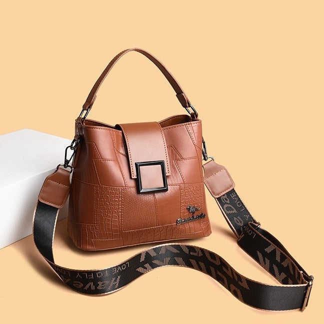 Timeless Elegance – Minimalist Women's Handbag