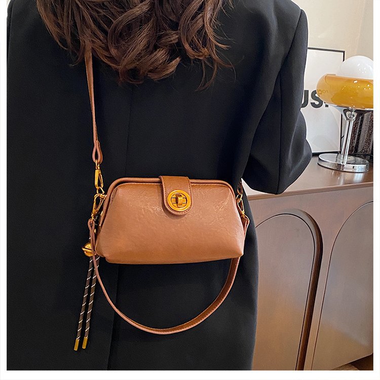 High Sense Niche Female Autumn And Winter New Retro Frosted Crossbody Bag