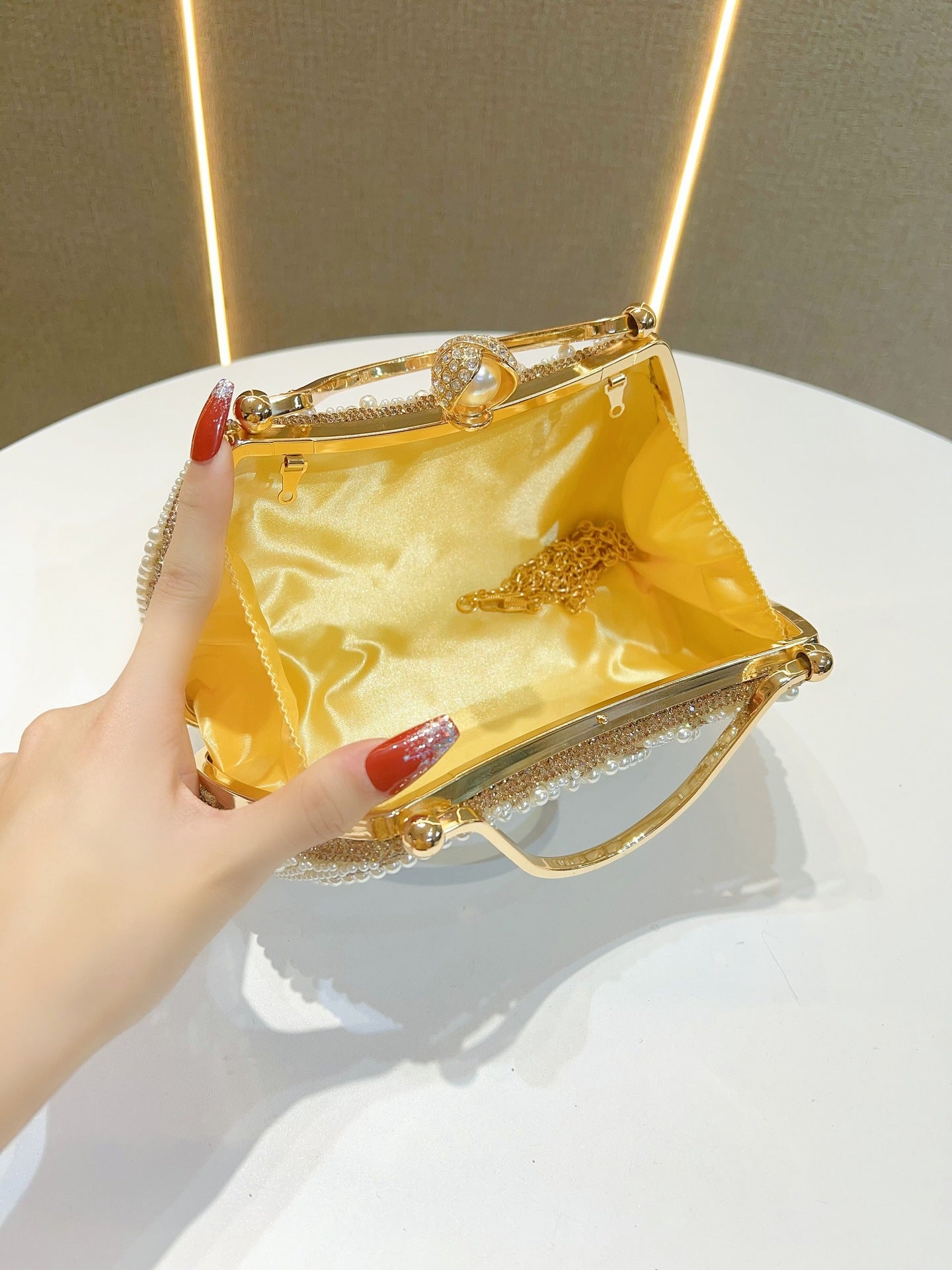 Women's Pearl Diamond Shoulder Handbag