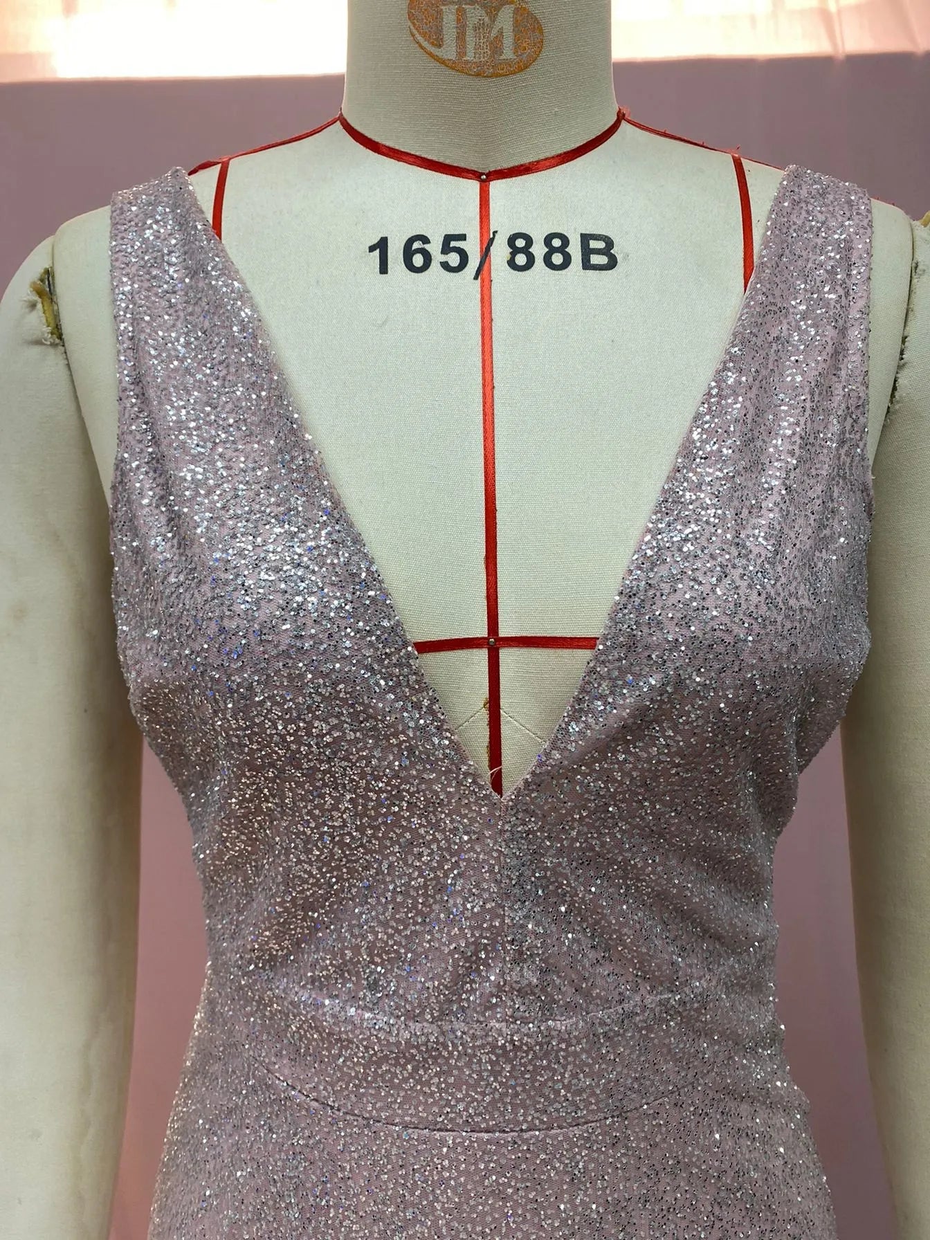 European And American Gold V-neck Dress Sling