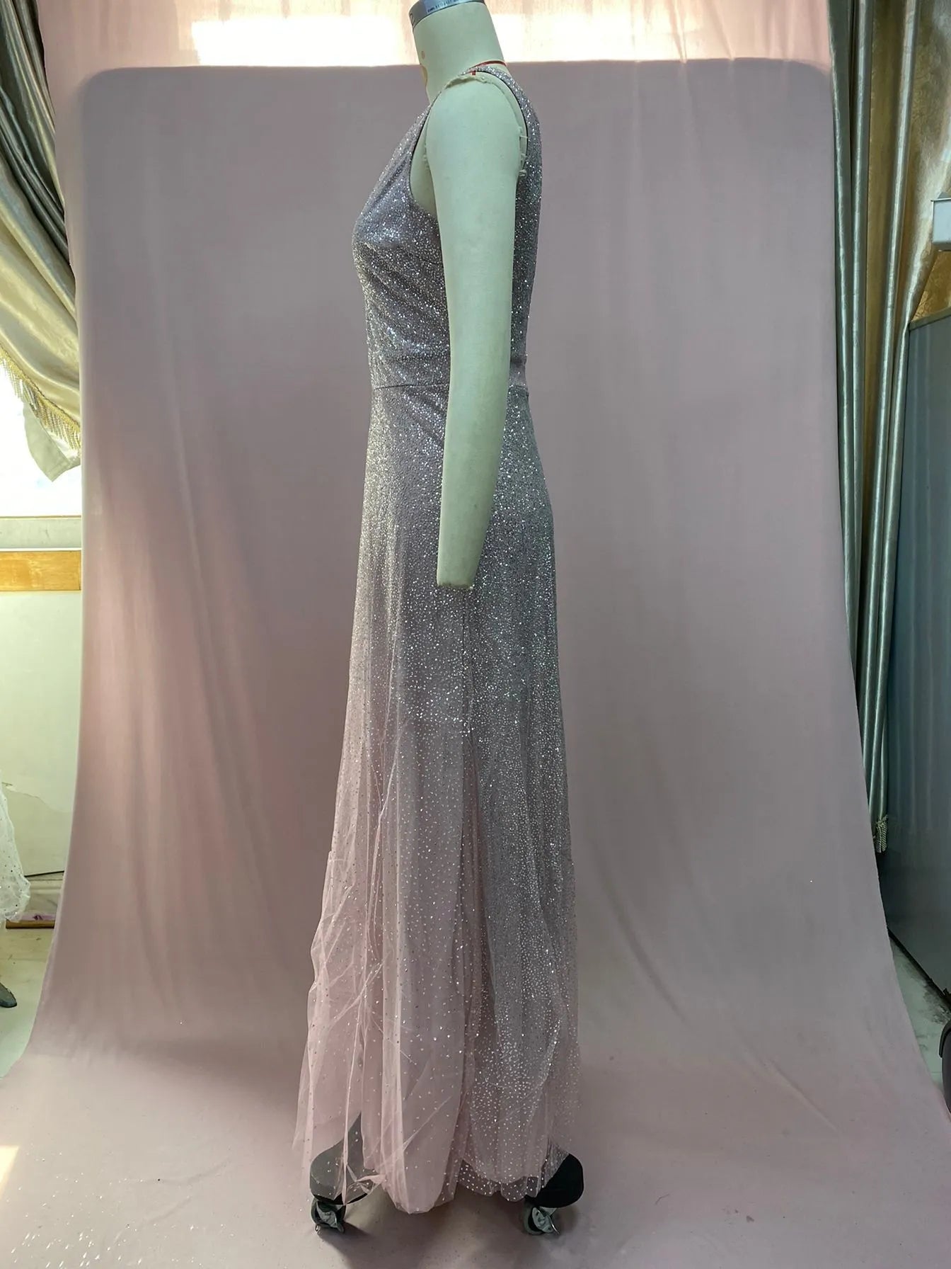 European And American Gold V-neck Dress Sling