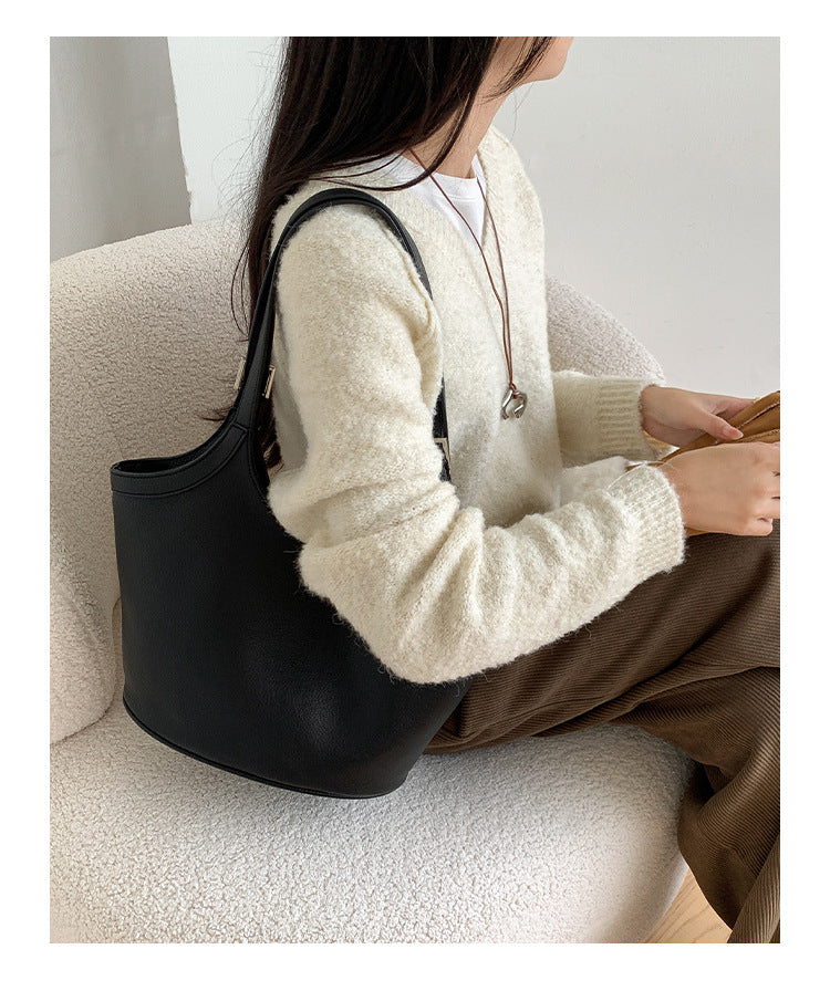 Idle Style Fashion Light Retro Pu Soft Leather Large Capacity Commuter Shoulder Bag