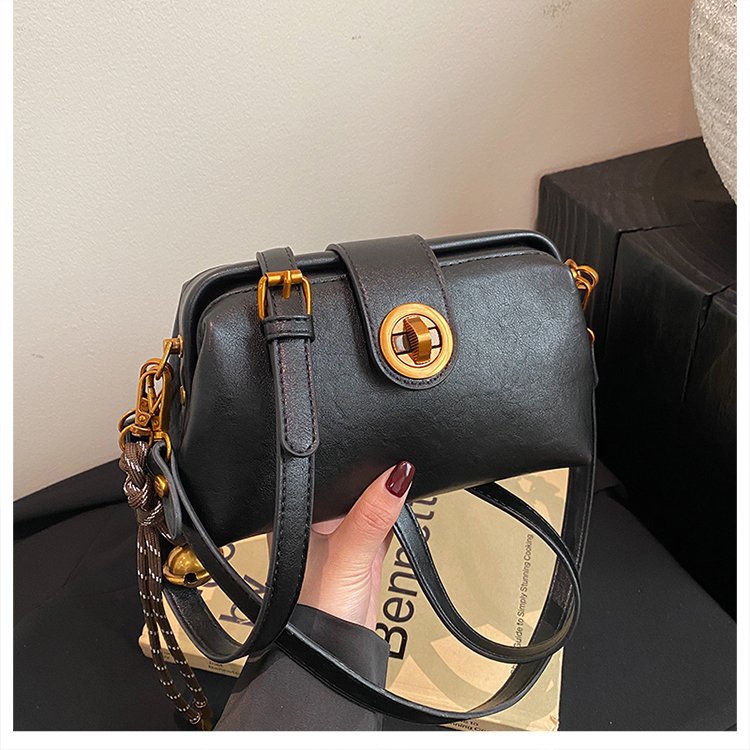 High Sense Niche Female Autumn And Winter New Retro Frosted Crossbody Bag