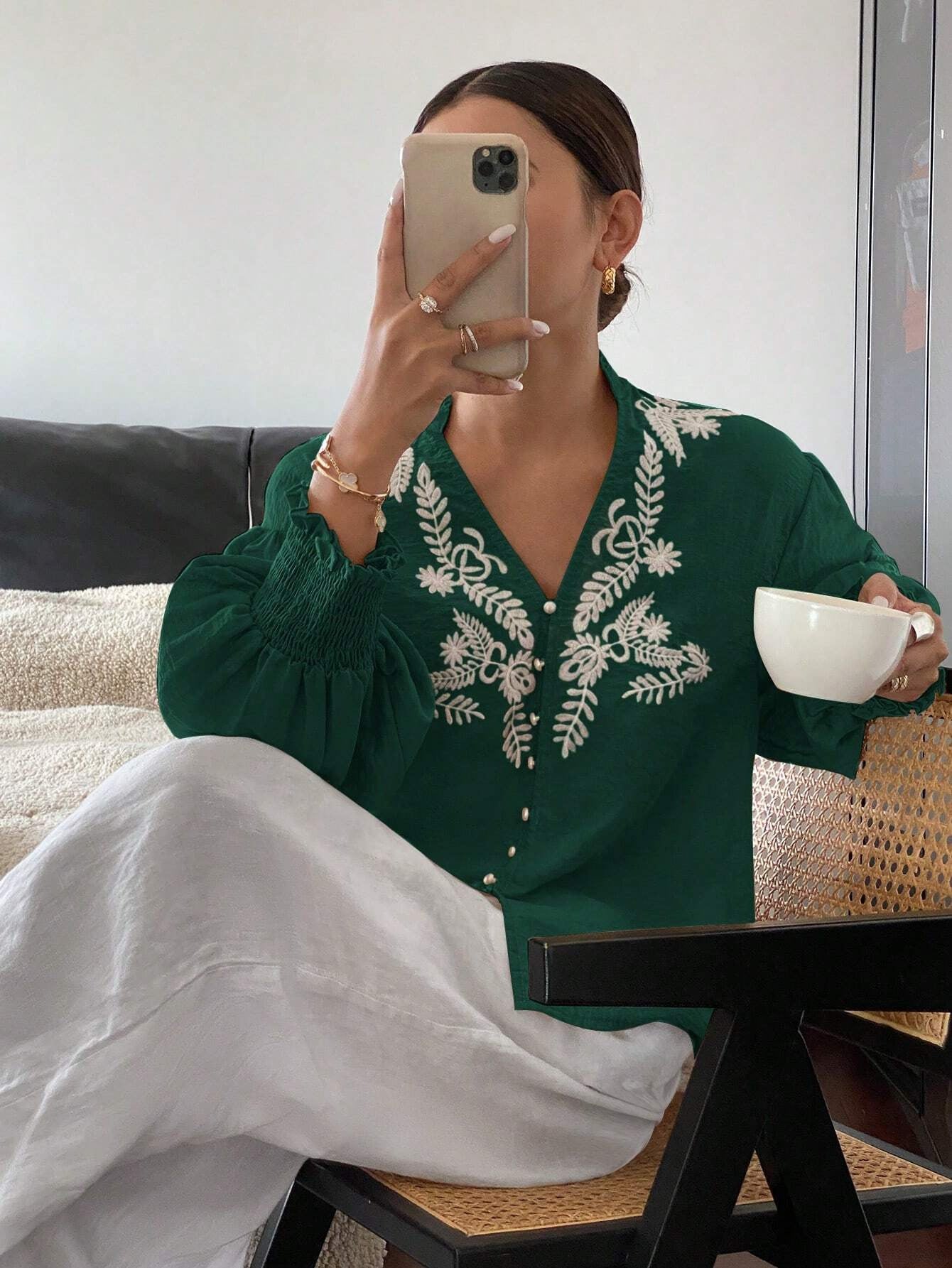 V-neck Machine Embroidery Pearl Single-breasted Lantern Long Sleeve Top