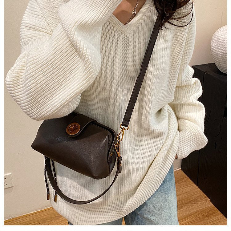 High Sense Niche Female Autumn And Winter New Retro Frosted Crossbody Bag