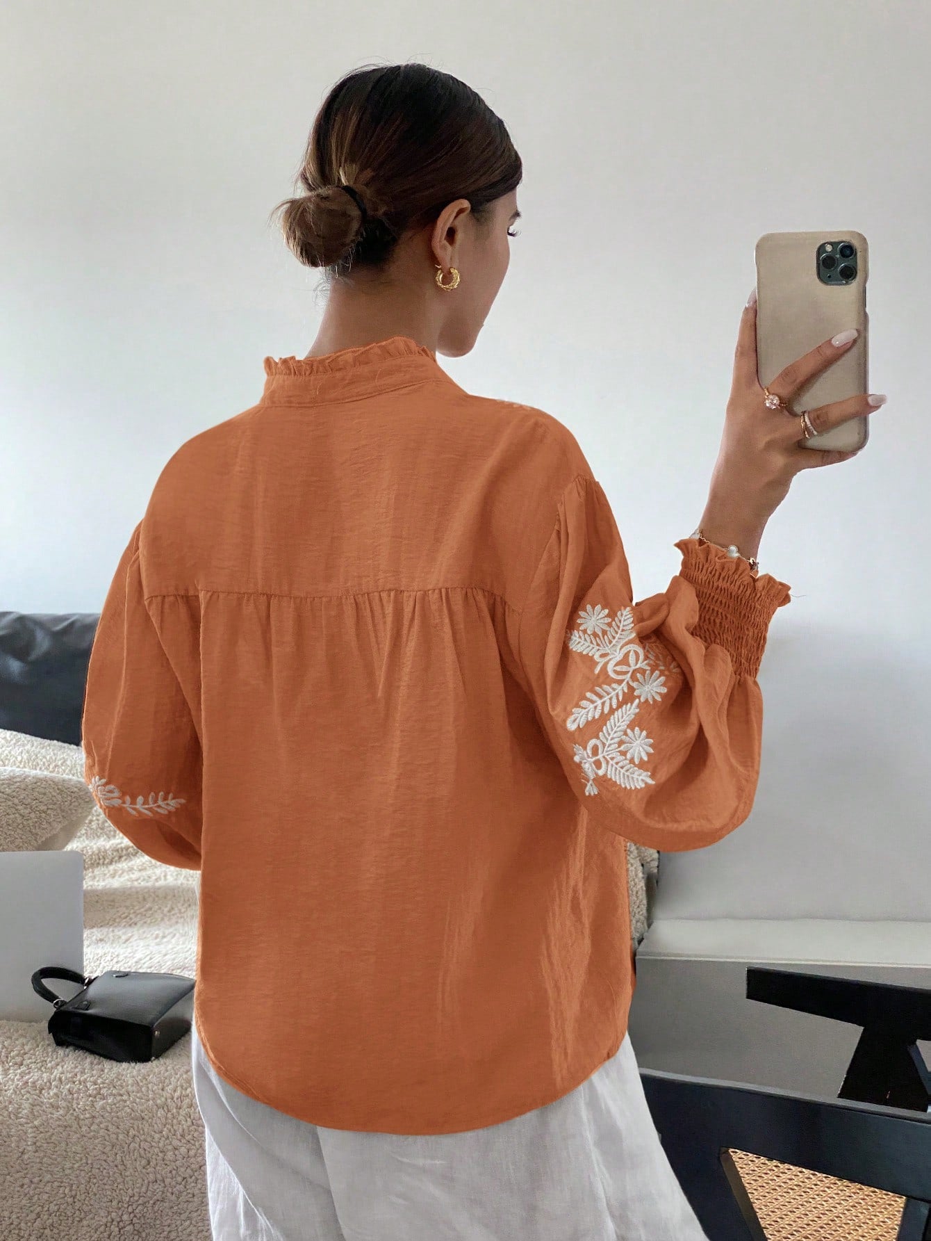 V-neck Machine Embroidery Pearl Single-breasted Lantern Long Sleeve Top