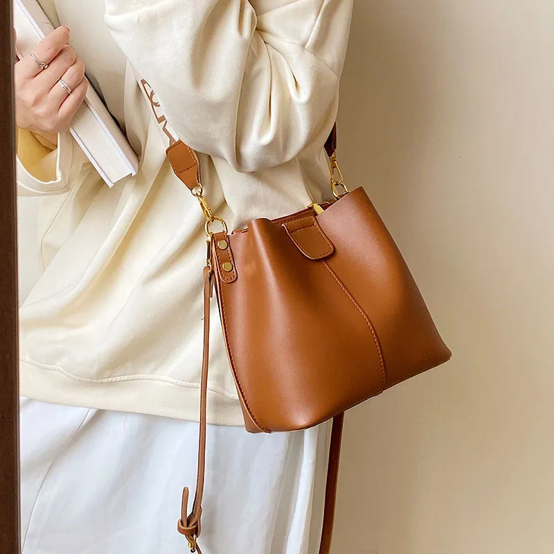 French Minority Design Simple Wide Shoulder Strap Bucket Bags Female