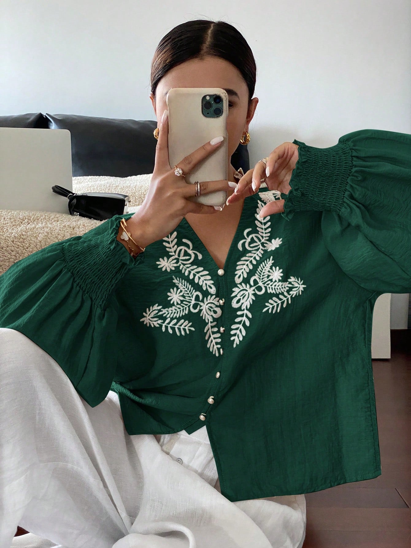 V-neck Machine Embroidery Pearl Single-breasted Lantern Long Sleeve Top