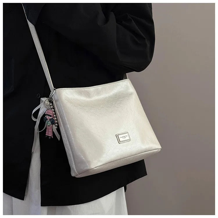 Women's Special-interest Design Casual Crossbody Bucket Bag