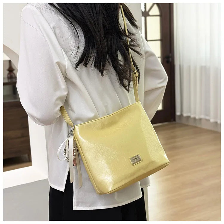 Women's Special-interest Design Casual Crossbody Bucket Bag