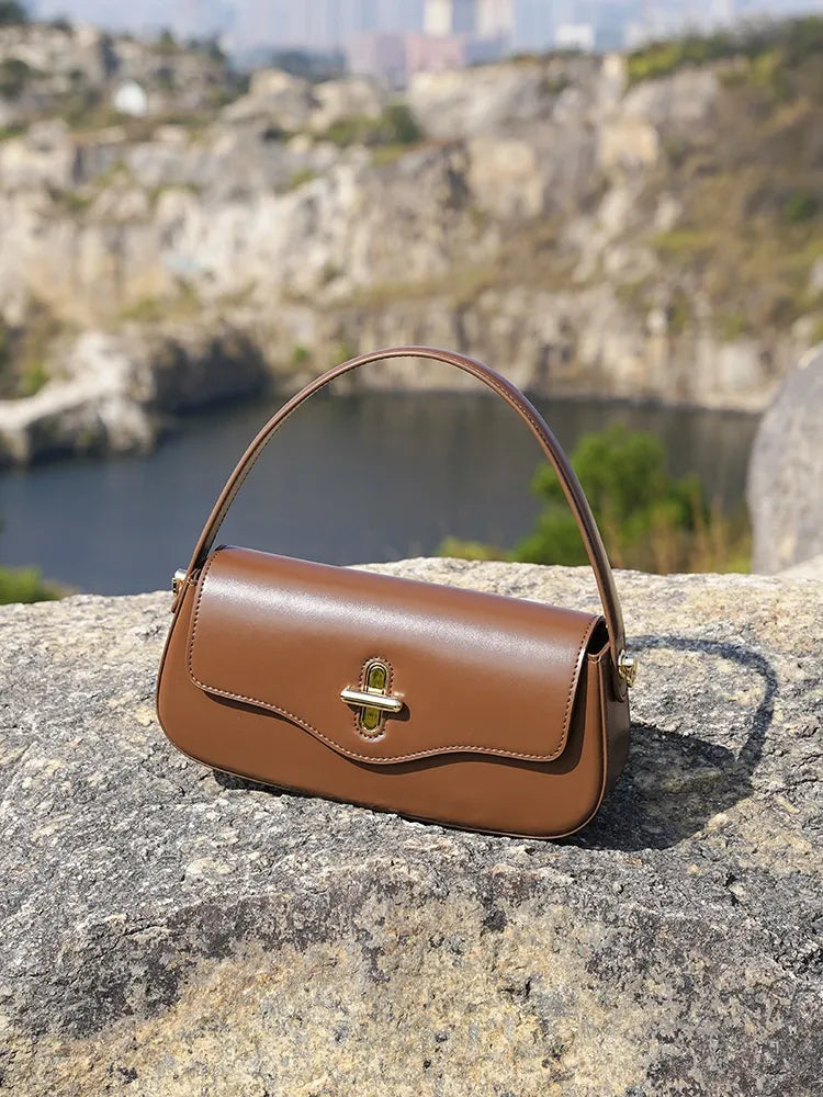Spring And Summer New Moon Baguette Bag Leather Handbag
