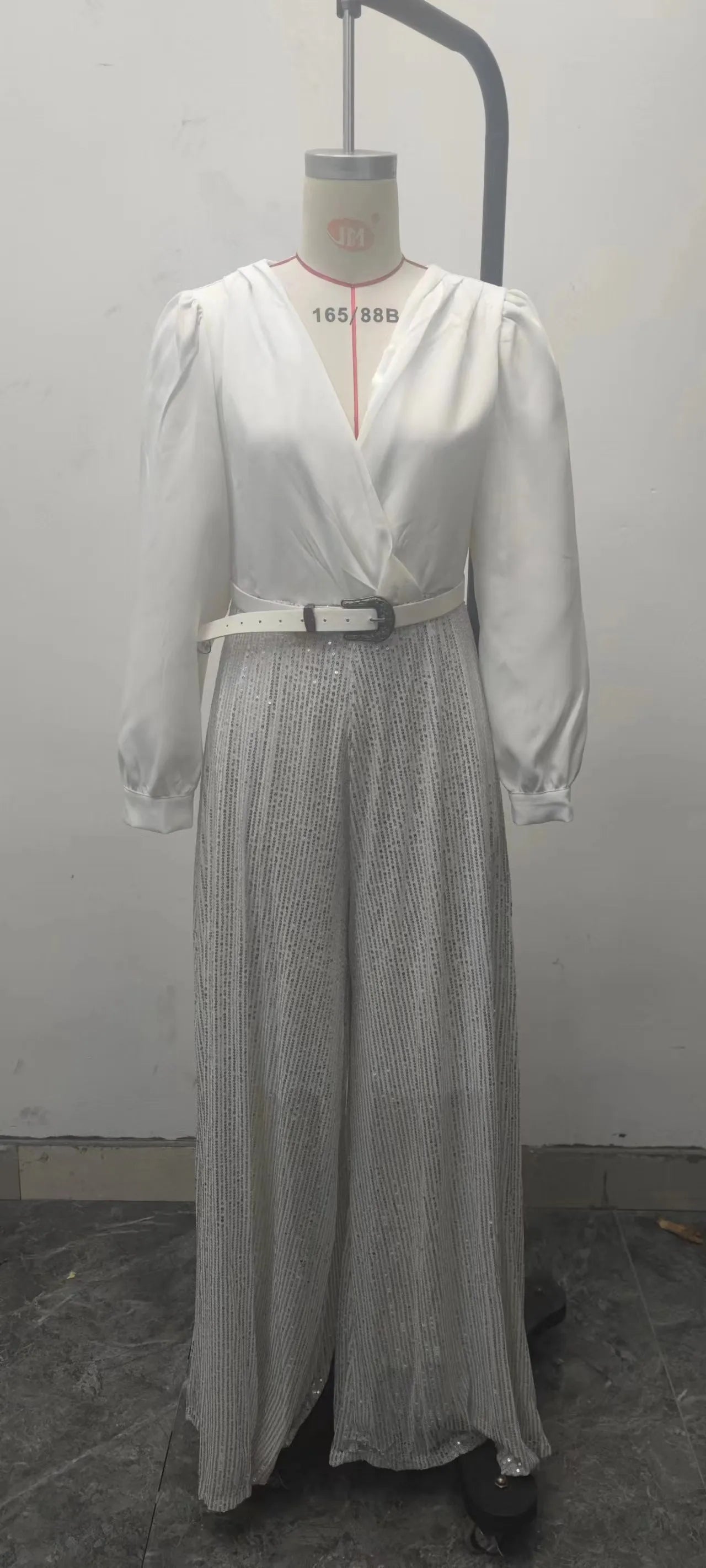 V-neck Elegant Waist Slimming Sequined Ladies