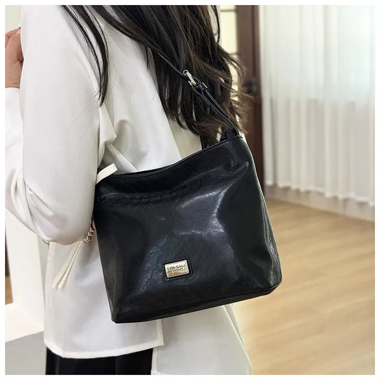 Women's Special-interest Design Casual Crossbody Bucket Bag