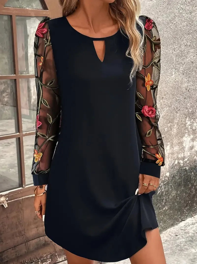 Women's Round Neck Lace Long Sleeve Dress