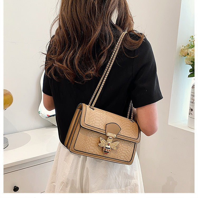 Fashionable Stylish Chain Shoulder Trendy Retro Messenger Bag