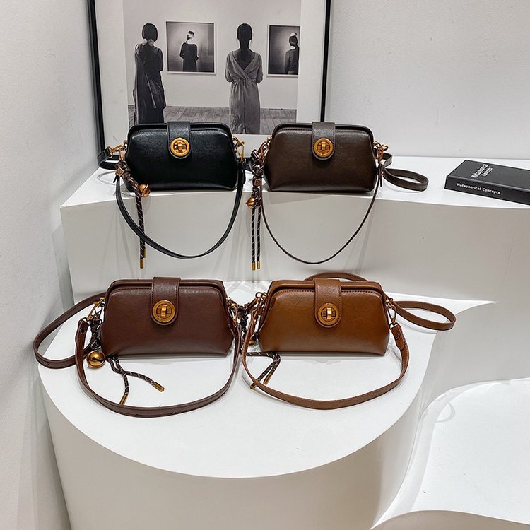 High Sense Niche Female Autumn And Winter New Retro Frosted Crossbody Bag