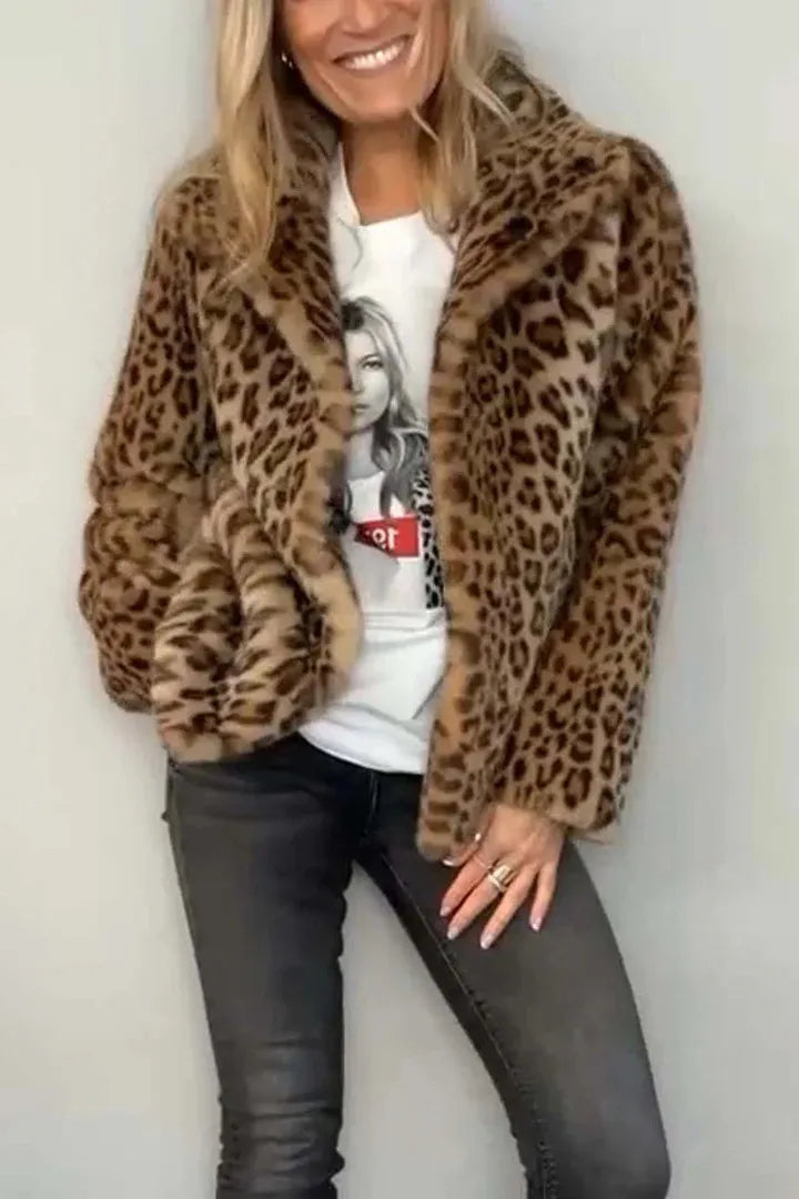 Winter New Women's Fashionable Leopard Print Lapel Faux Leather Woolen Top
