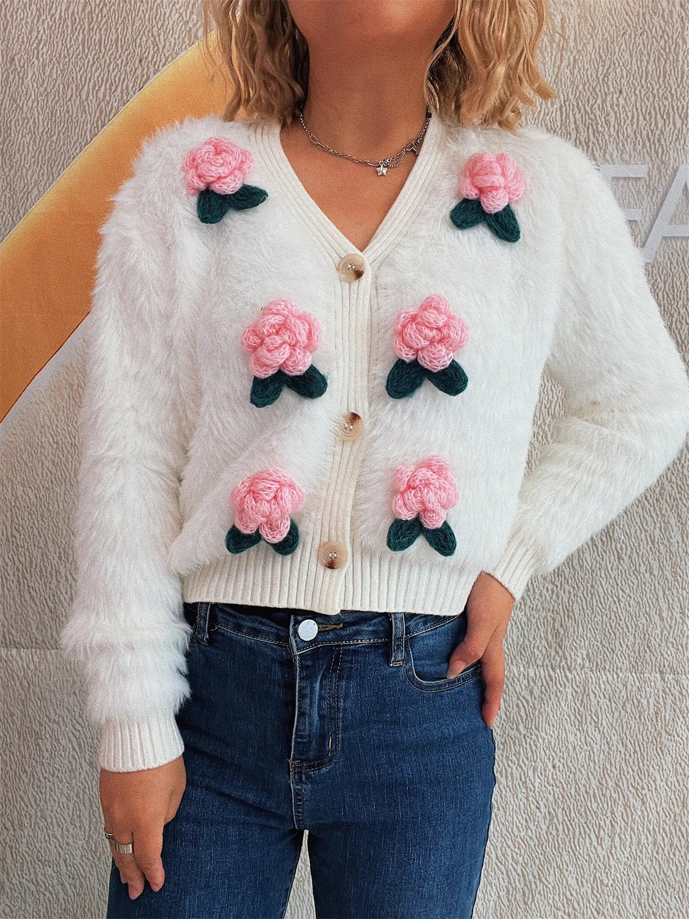 Stitching Three-dimensional Flower Fashion Short Knitted Sweater
