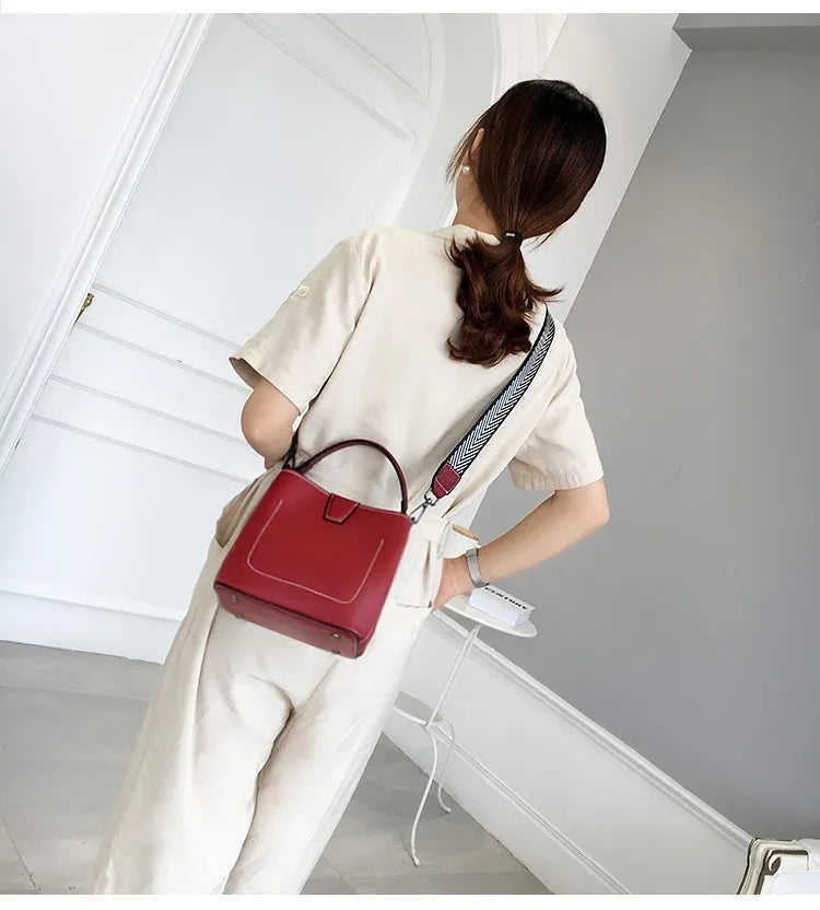 Fashionable Stylish Bucket Bag Shoulder Crossbody Bag Women's Bag Broadband