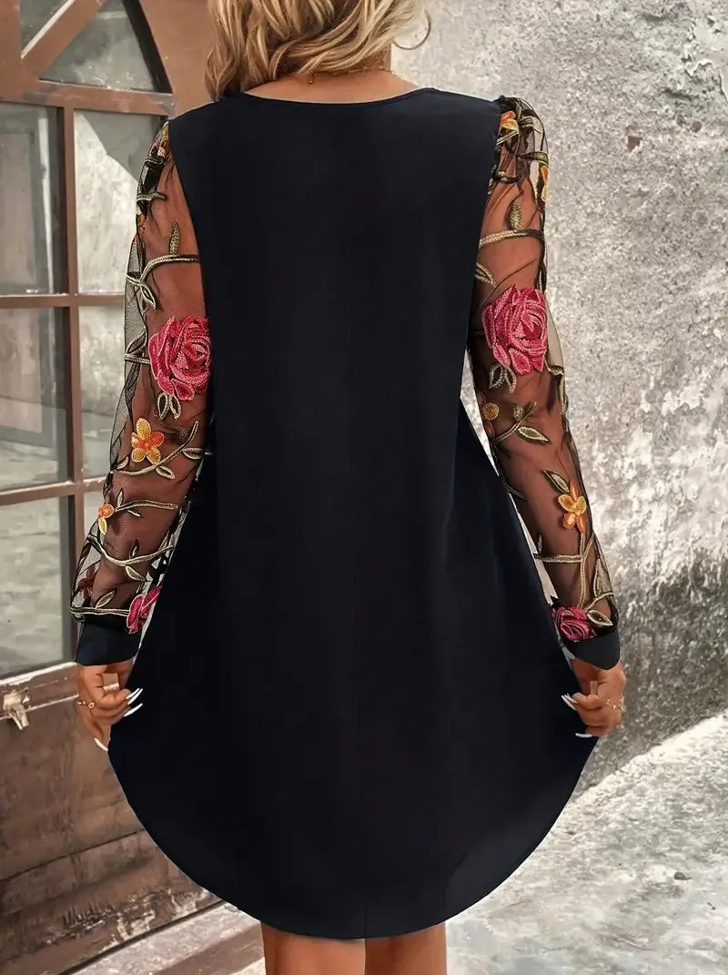 Women's Round Neck Lace Long Sleeve Dress