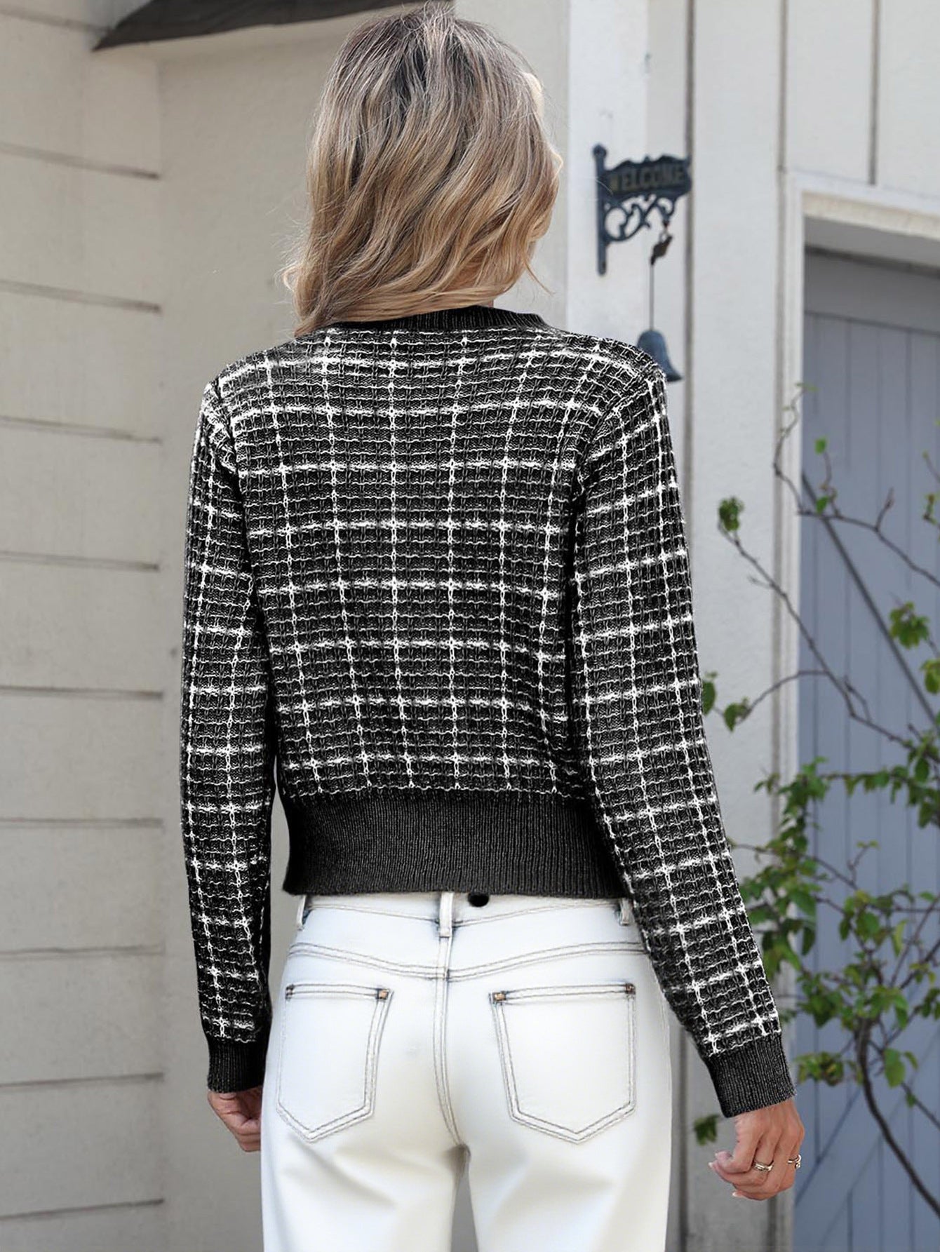 Female Classic Style Temperament Coat Pearl Buckle Fashion Sweater Female