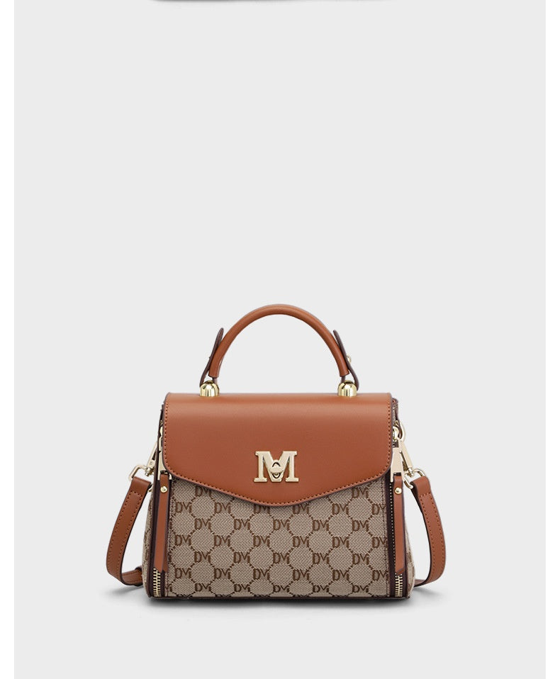 Trendy Crossbody Bag With A Premium Sophisticated Look
