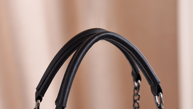 Large cross-body chain bag