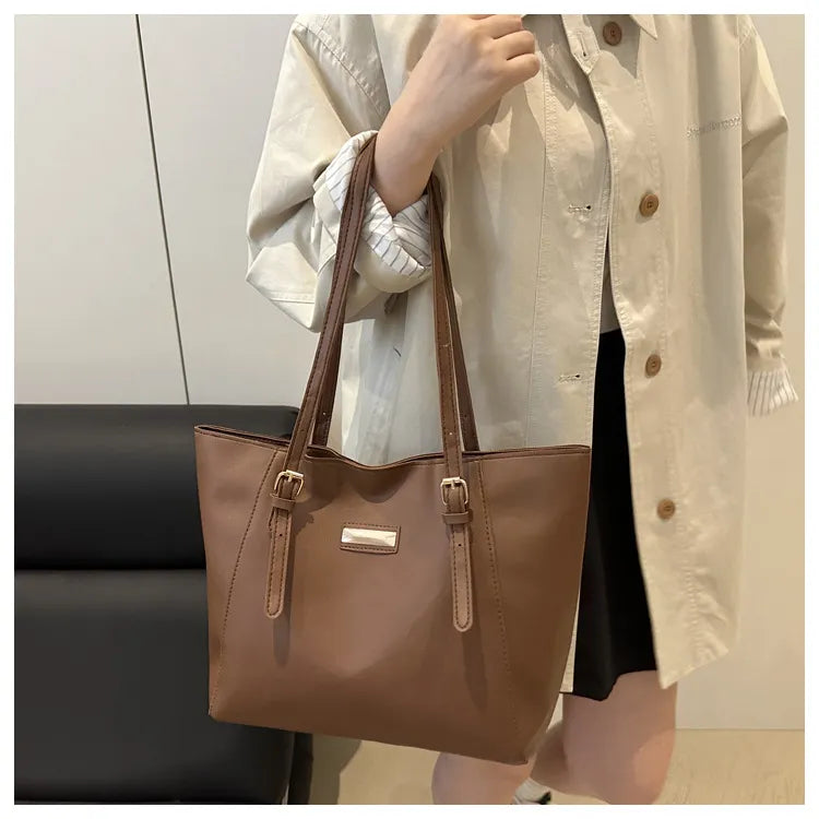 Simple Large Capacity Women's Retro Fashion Shoulder Bag