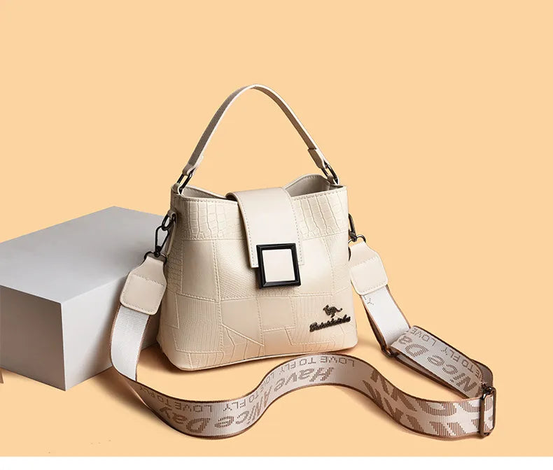 Timeless Elegance – Minimalist Women's Handbag