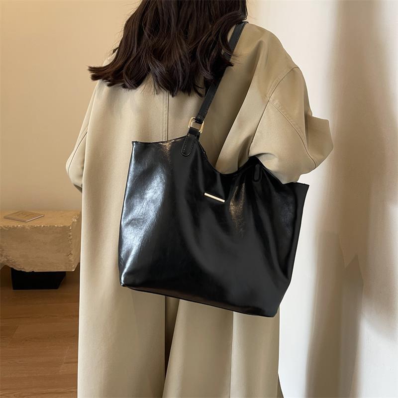 Fashionable Large-capacity One-shoulder Underarm Bag