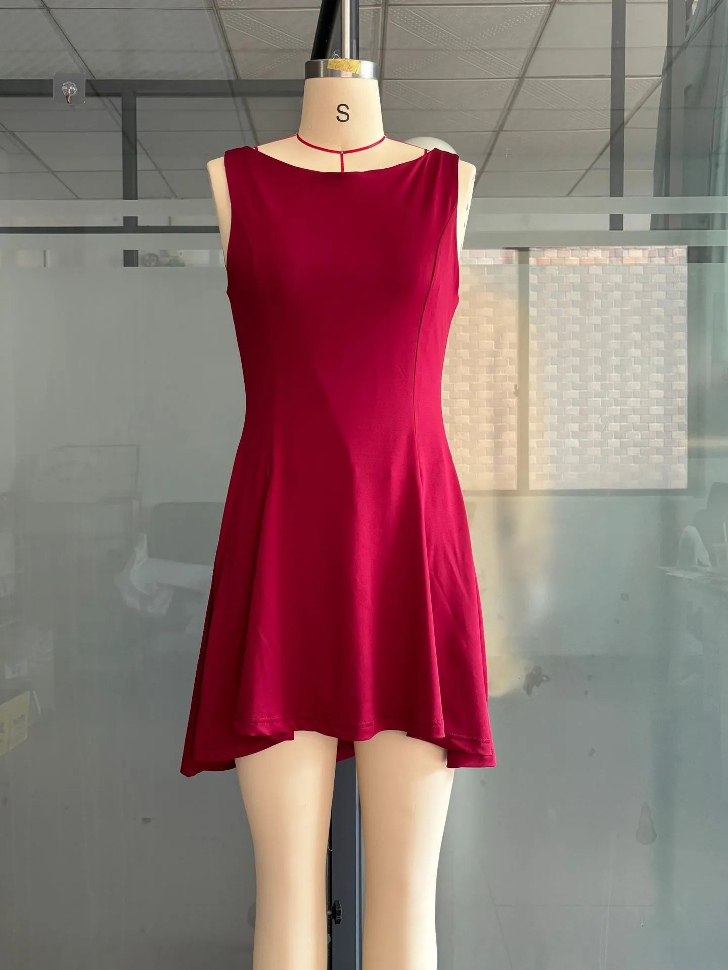 Sleeveless Sexy Hot Girl Off-neck Dress Waist Slimming Back