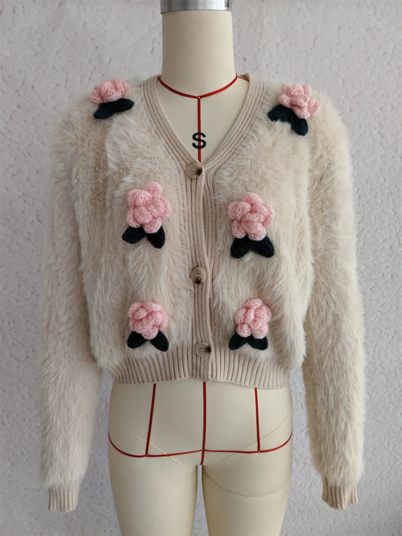 Stitching Three-dimensional Flower Fashion Short Knitted Sweater