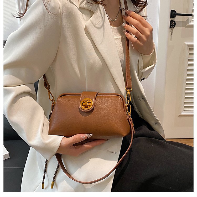 High Sense Niche Female Autumn And Winter New Retro Frosted Crossbody Bag