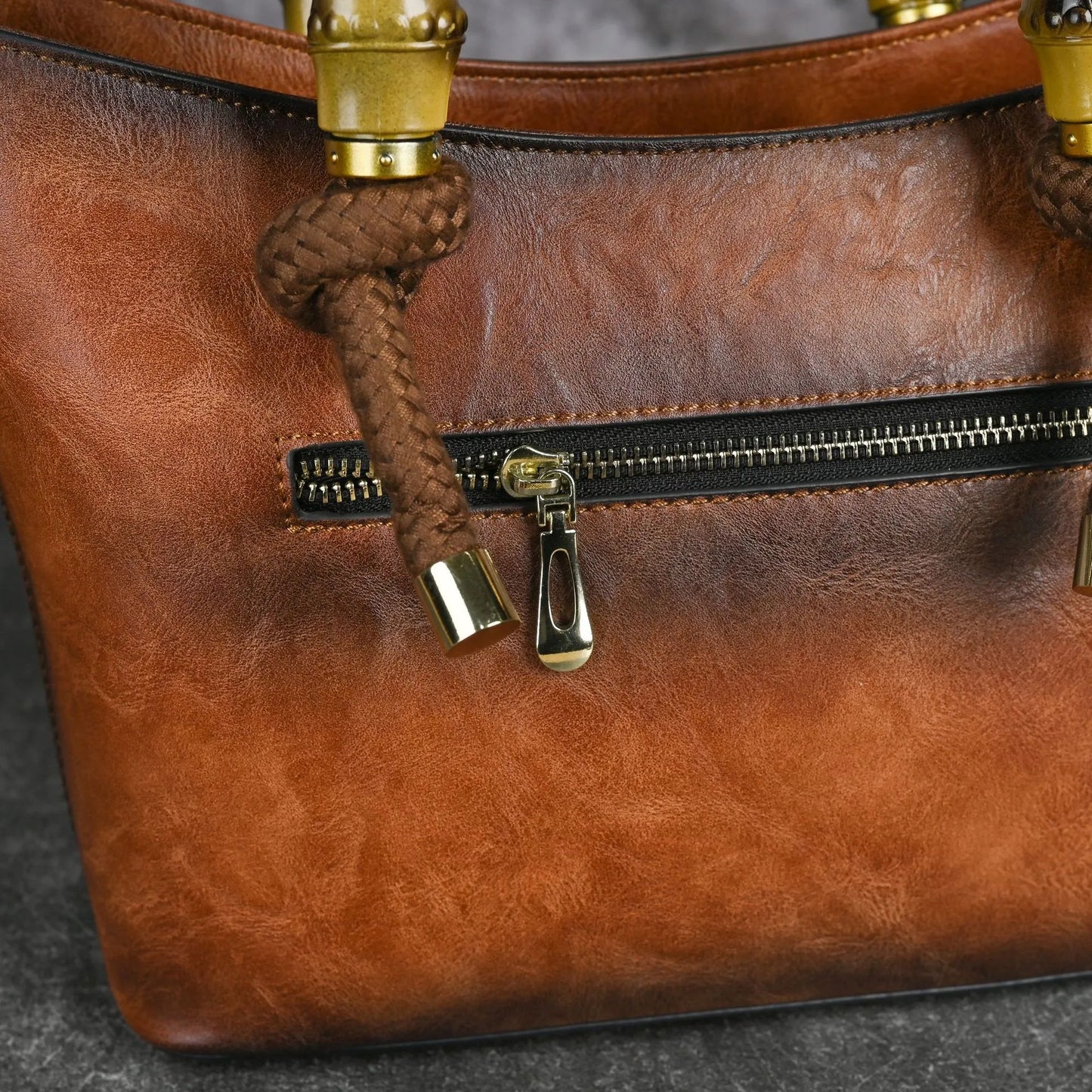 High-grade Elegant Middle-aged One-shoulder Versatile Crossbody Bag