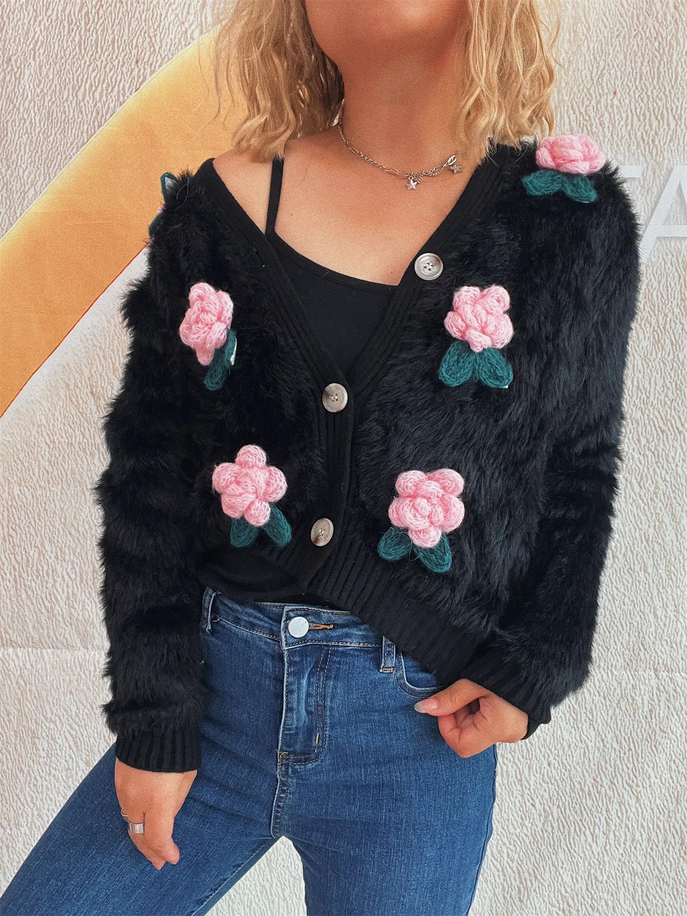 Stitching Three-dimensional Flower Fashion Short Knitted Sweater