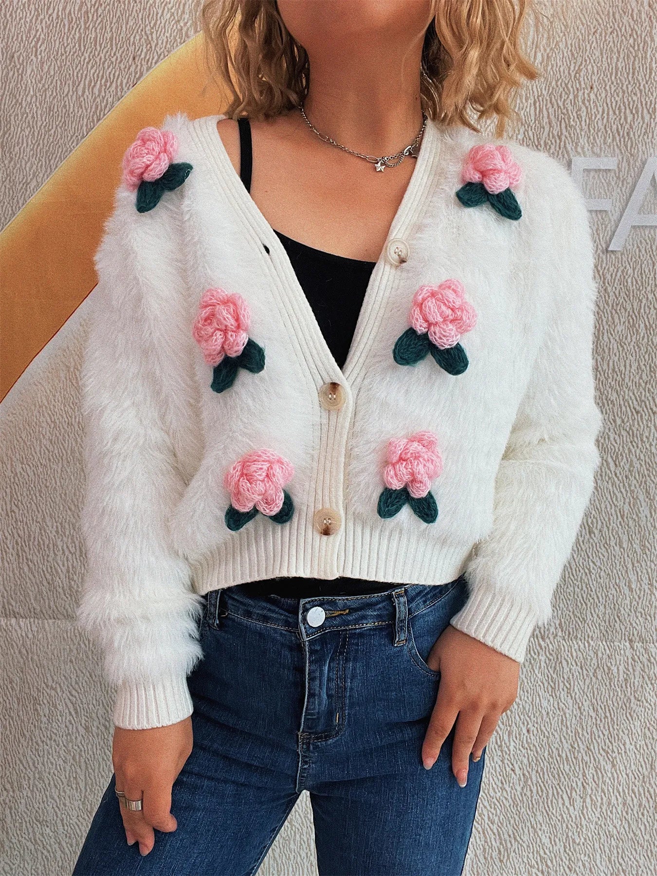 Stitching Three-dimensional Flower Fashion Short Knitted Sweater