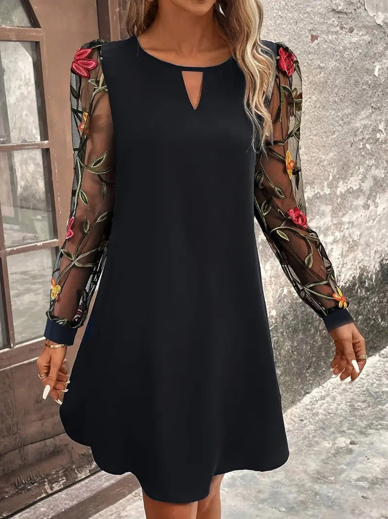 Women's Round Neck Lace Long Sleeve Dress