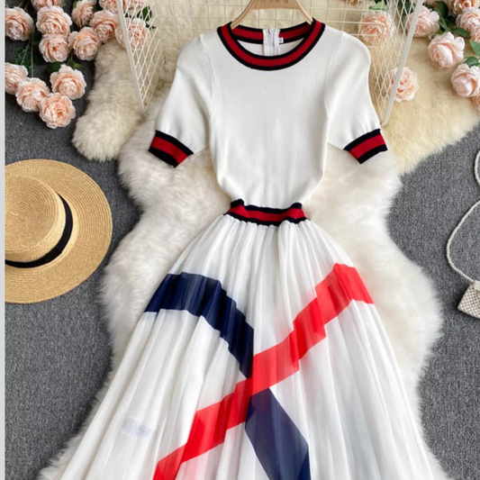 Elegant Color Block Pleated Midi Dress