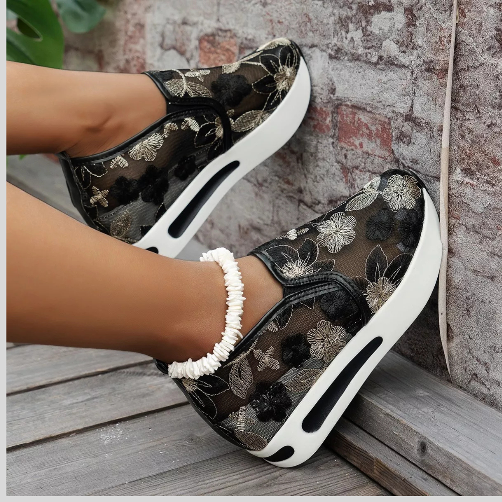 Women's Round Toe Platform Slip-On Sneakers