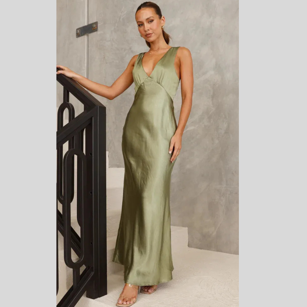 Women's Clothing Solid Color And V-neck Slim Fit Dress