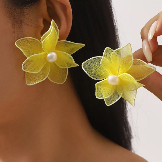 Flower Pearl Stud Earrings