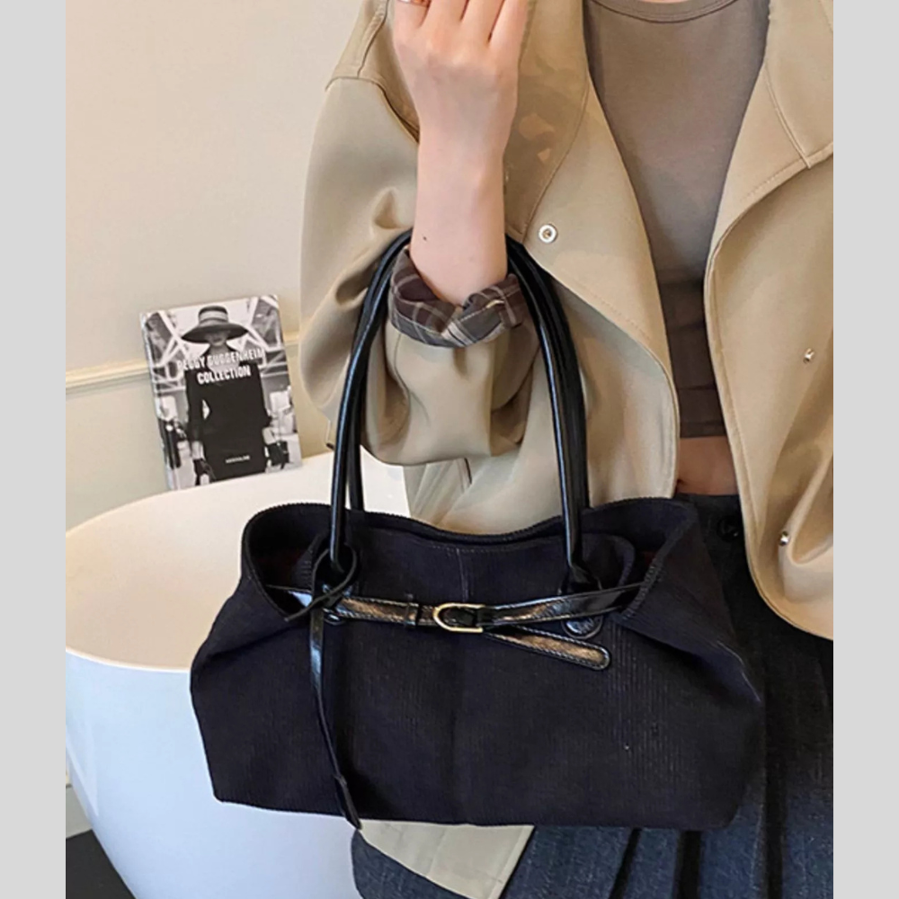 Buckle Decor Shoulder Bag