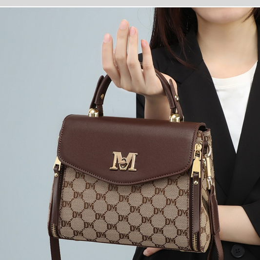 Trendy Crossbody Bag With A Premium Sophisticated Look