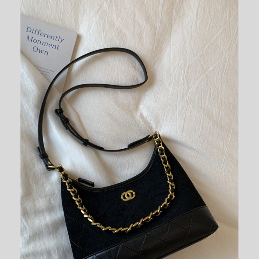 Modern Chain Accent Crossbody Handbag