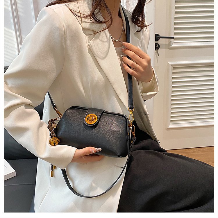 High Sense Niche Female Autumn And Winter New Retro Frosted Crossbody Bag